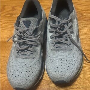 Mizuno wave sky 06 woman's tennis shoes